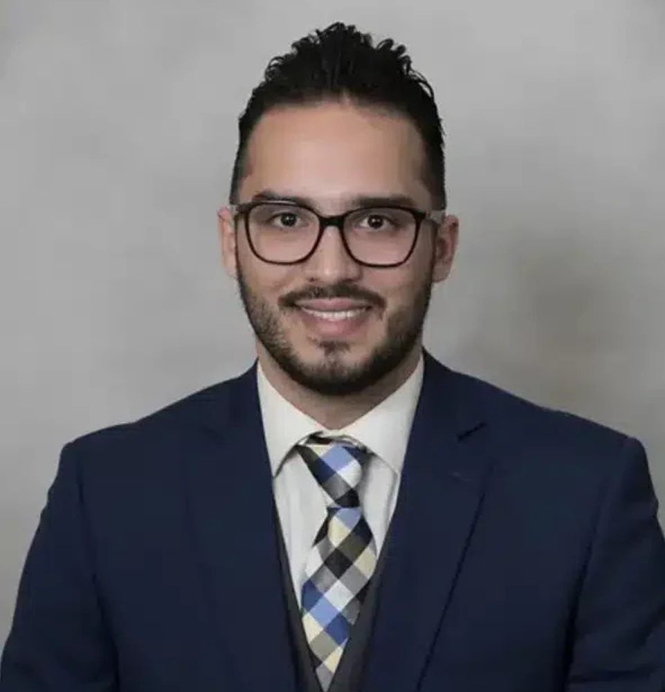 Dr. Dhari headshot